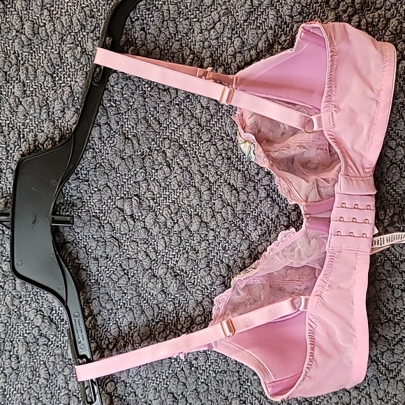 Victoria Secret Bra Size 36DD - Picture 5 of 10